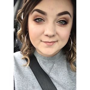 Meet your Posher, Jacquelee